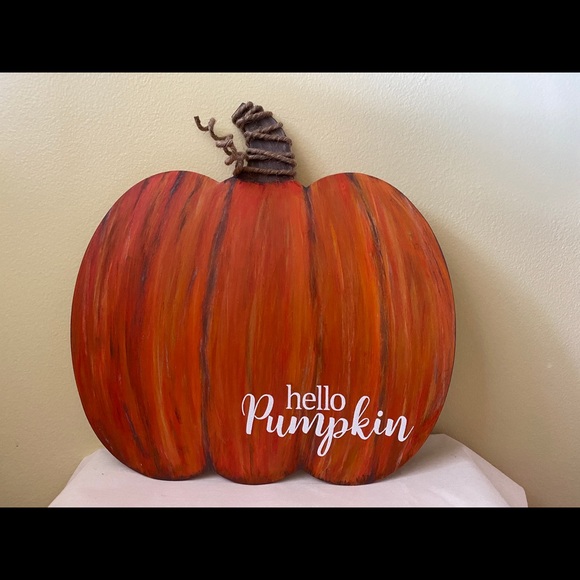 Hand Painted Pumpkin Reading hello Pumpkin - Picture 3 of 3